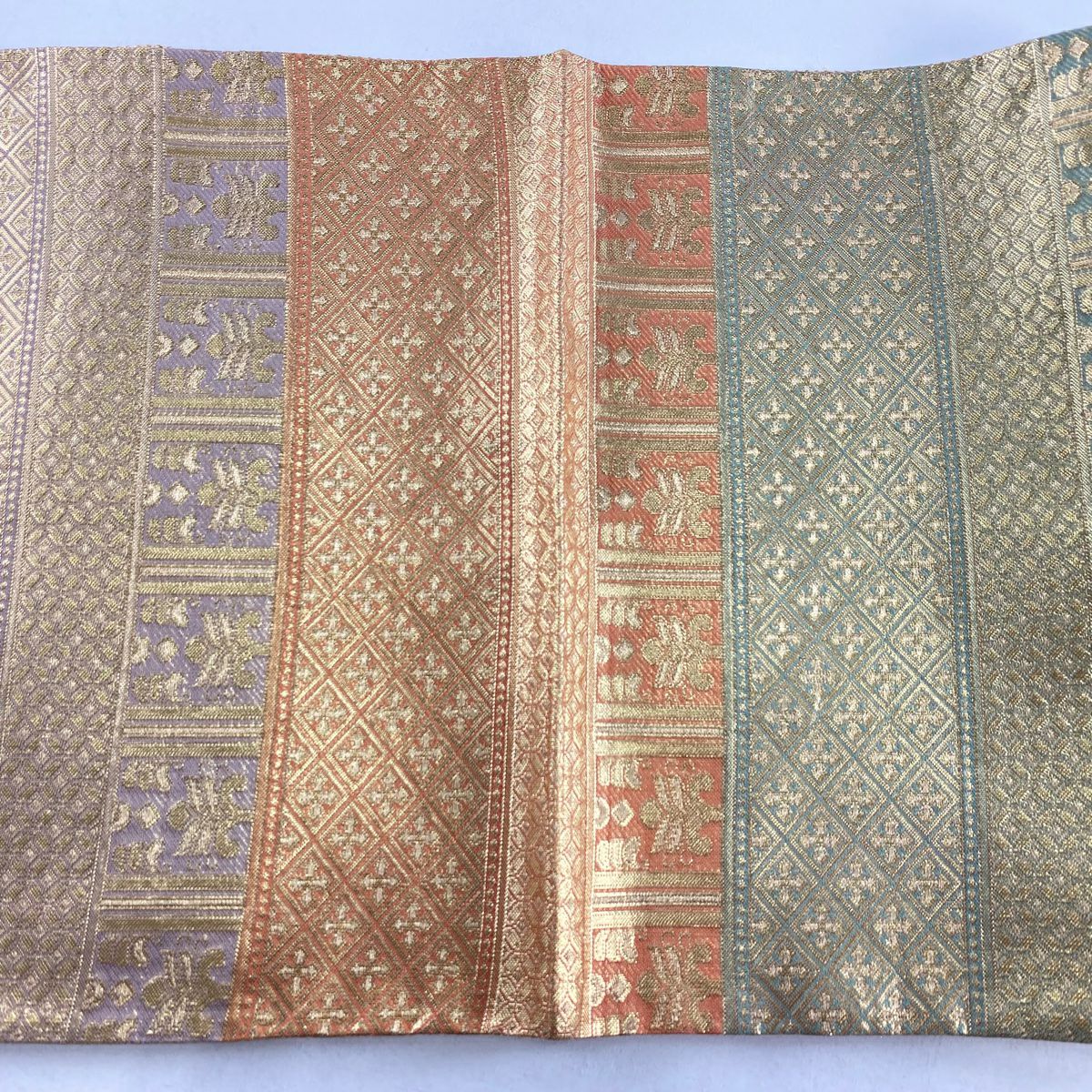 【美品】 袋帶 秀品級 關西仕立 雙層條紋圖案 草花紋紋 金金箔 金色 六通 純蠶絲