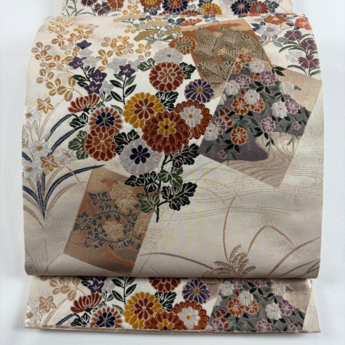 【美品】 袋帶 秀品級 色紙 秋草 唐織 金金箔 奶油 六通 純蠶絲