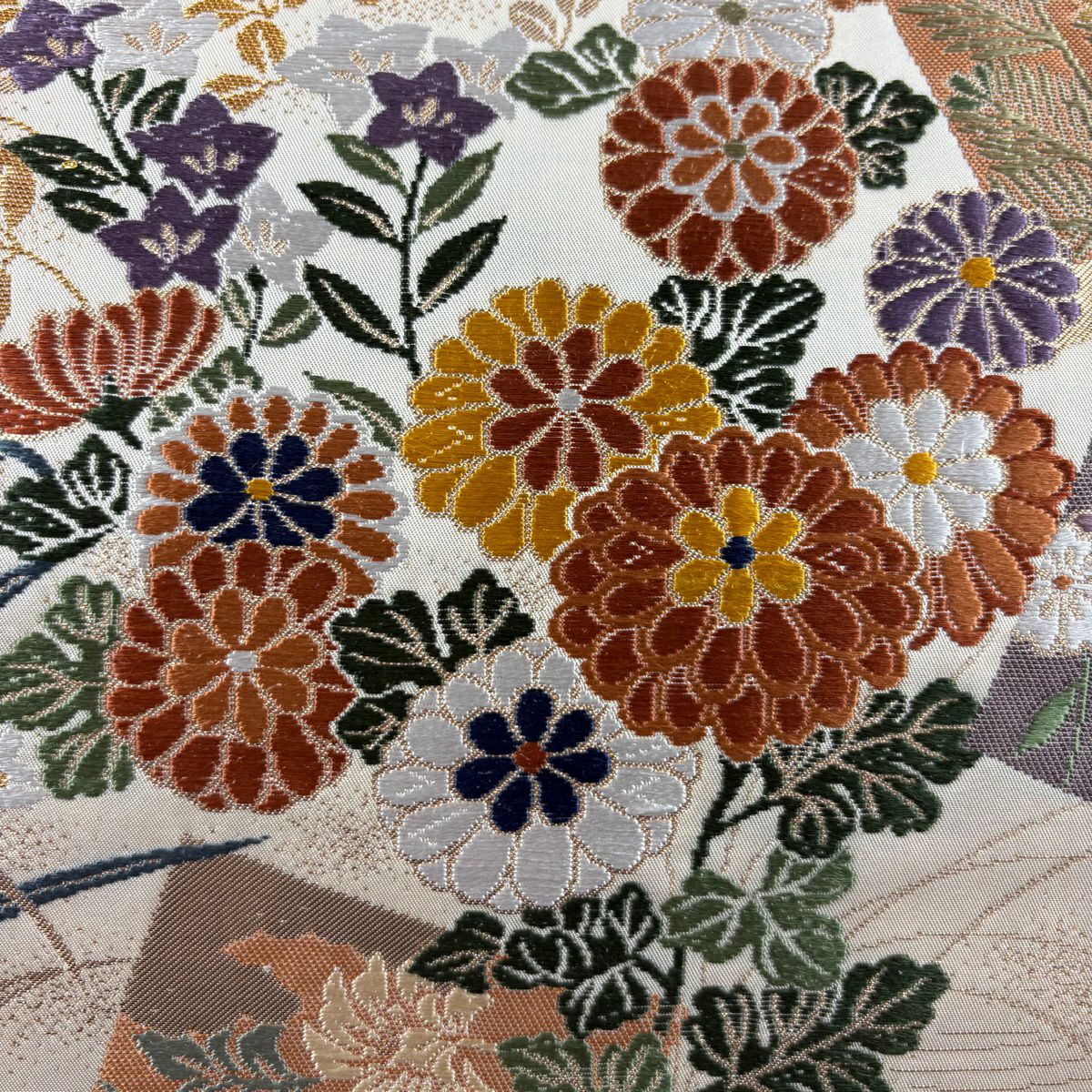 【美品】 袋帶 秀品級 色紙 秋草 唐織 金金箔 奶油 六通 純蠶絲