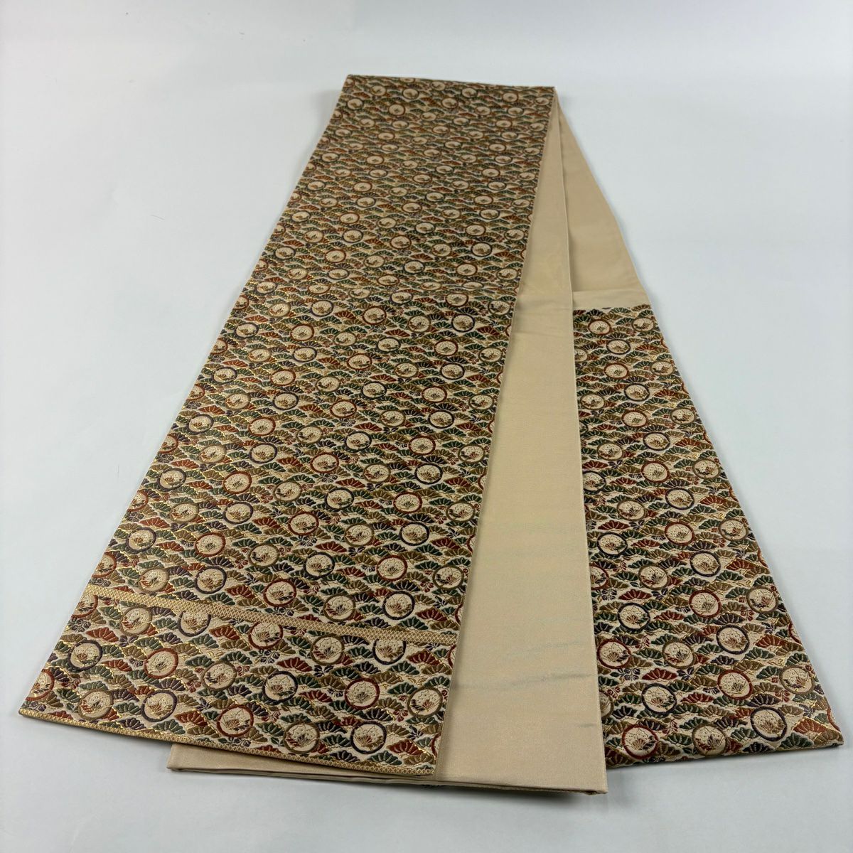 【美品】 袋帶 秀品級 關西仕立 雛蝶 笠松樹 金絲 金金箔 米色 六通 純蠶絲