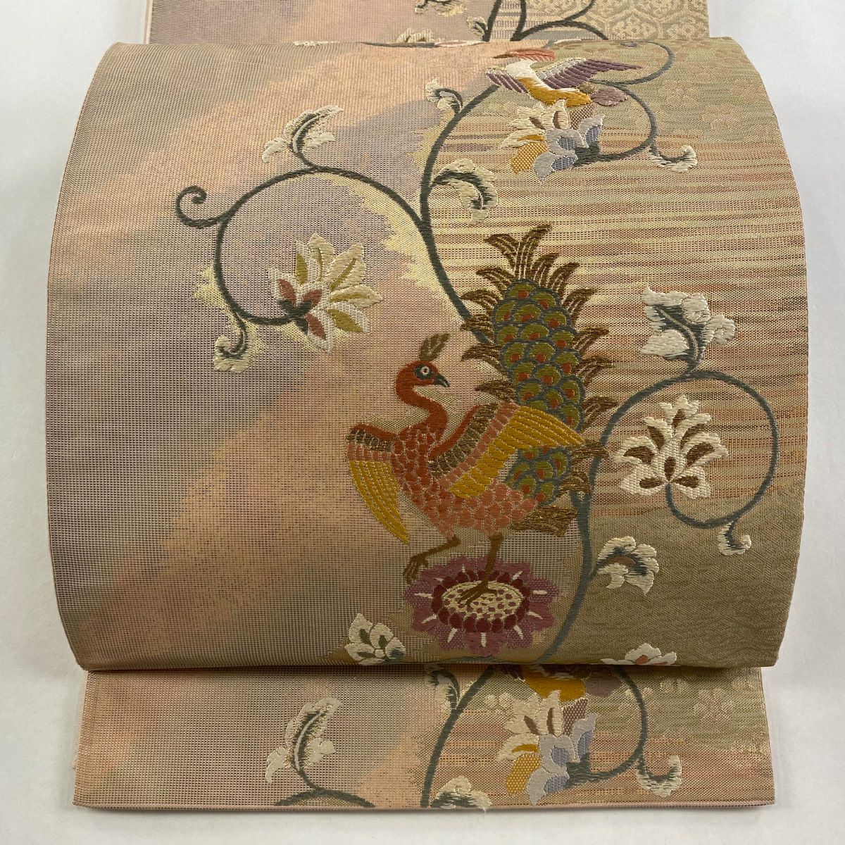 【美品】 袋帶 秀品級 天平孔雀紋 草花紋 金金箔 金絲 粉米色 六通 純蠶絲