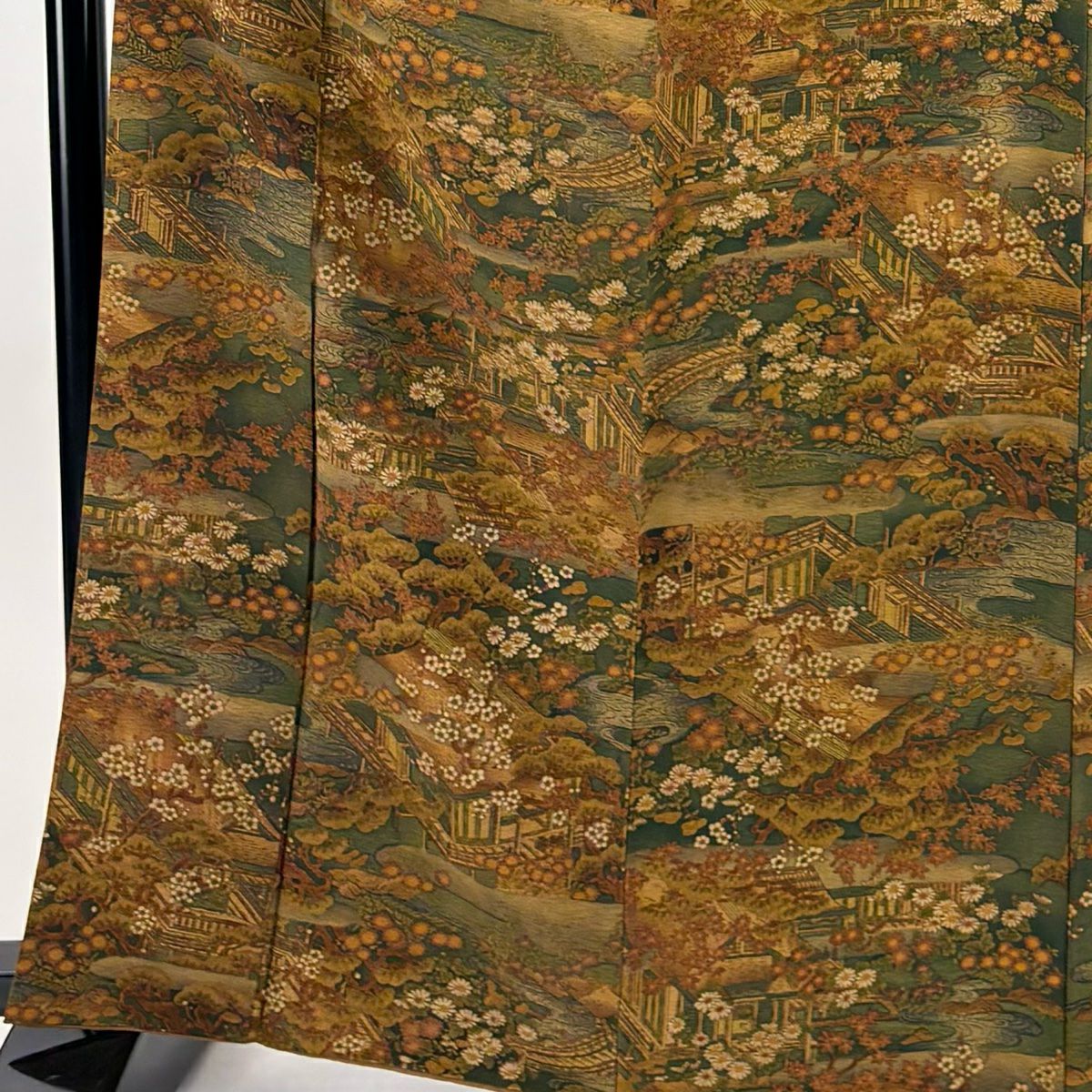 【美品】 小紋 身長165cm 袖長67cm M 雙層 樽本伊勢蔵 落款あり 建物 樹木 山吹茶 純蠶絲 名品級