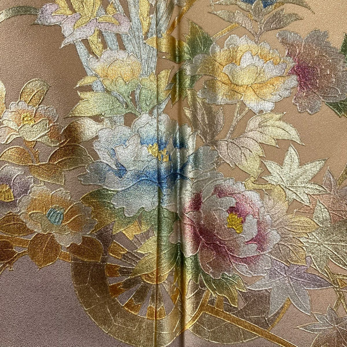 【美品】 付下 身長162cm 袖長64.5cm M 雙層 和田光正 落款 花車 菊花 金銀彩 漸層 粉米色 純蠶絲 逸品級