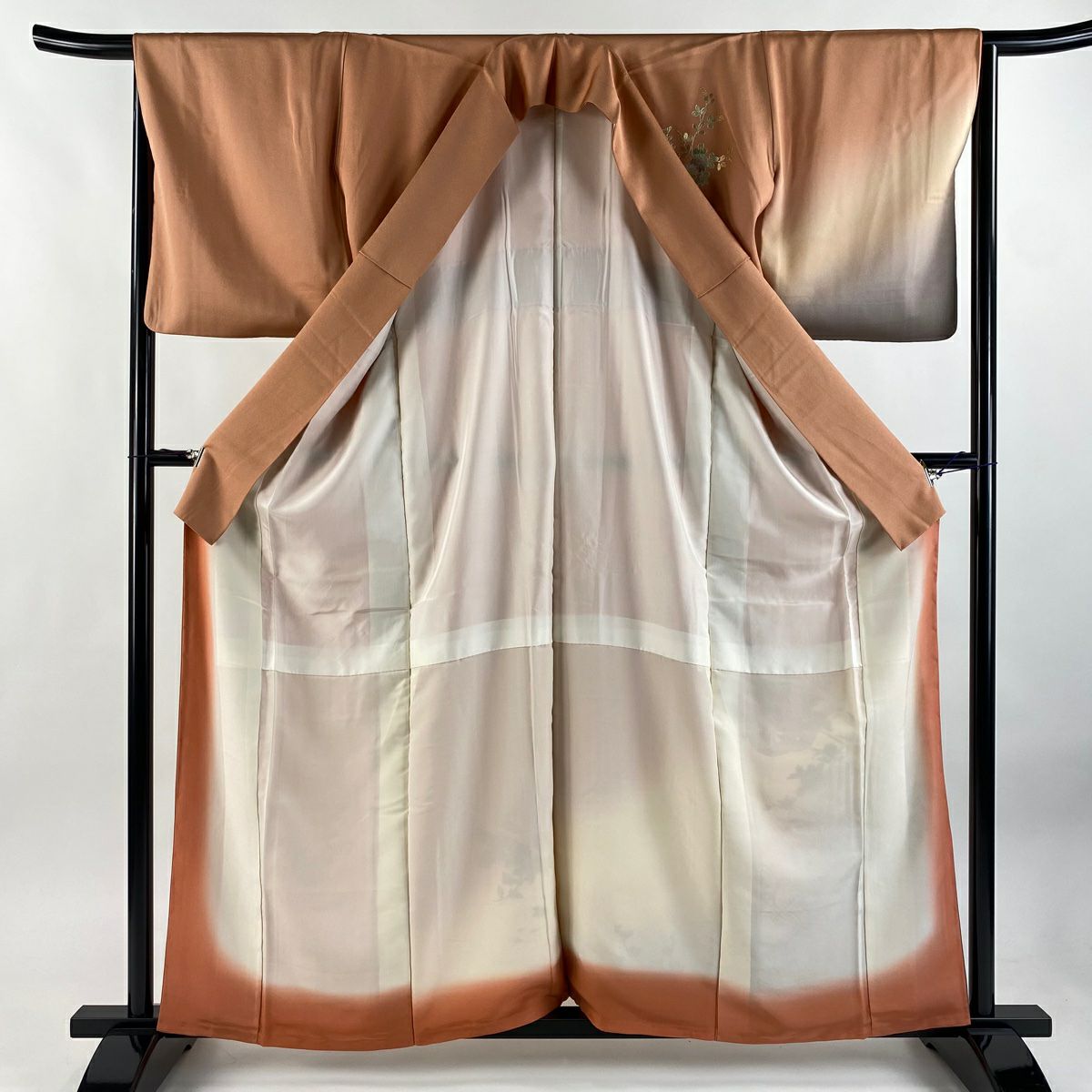 【美品】 付下 身長162cm 袖長64.5cm M 雙層 和田光正 落款 花車 菊花 金銀彩 漸層 粉米色 純蠶絲 逸品級