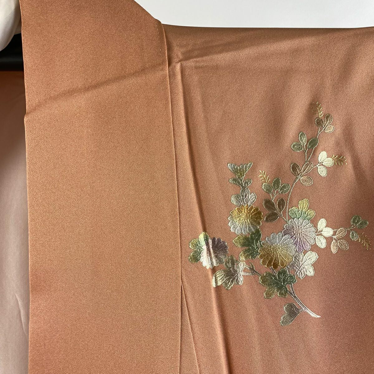 【美品】 付下 身長162cm 袖長64.5cm M 雙層 和田光正 落款 花車 菊花 金銀彩 漸層 粉米色 純蠶絲 逸品級