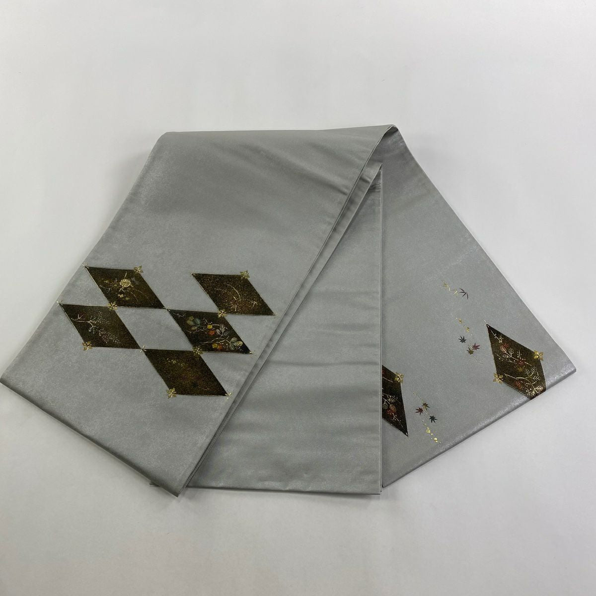 【美品】 袋帶 秀品級 菱 草花紋 金銀彩 金金箔 灰色 お太鼓圖案 純蠶絲