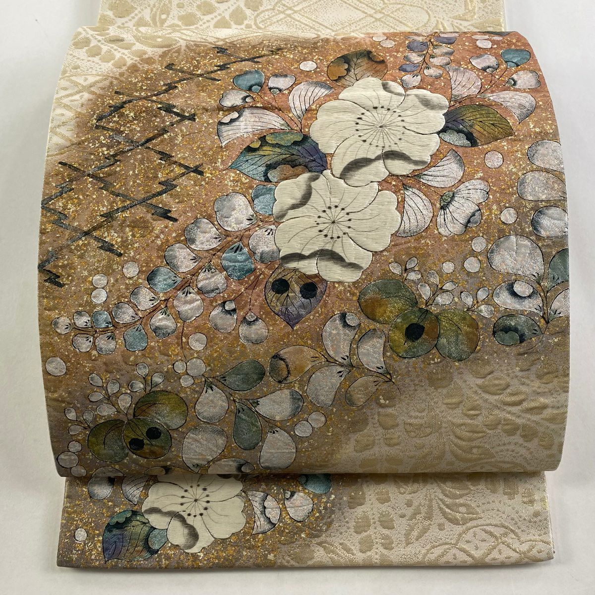 【庫存清倉】 【美品】 袋帶 名品級 辻花染 松樹皮菱 金銀彩 金金箔 米色 大鼓圖案 純蠶絲