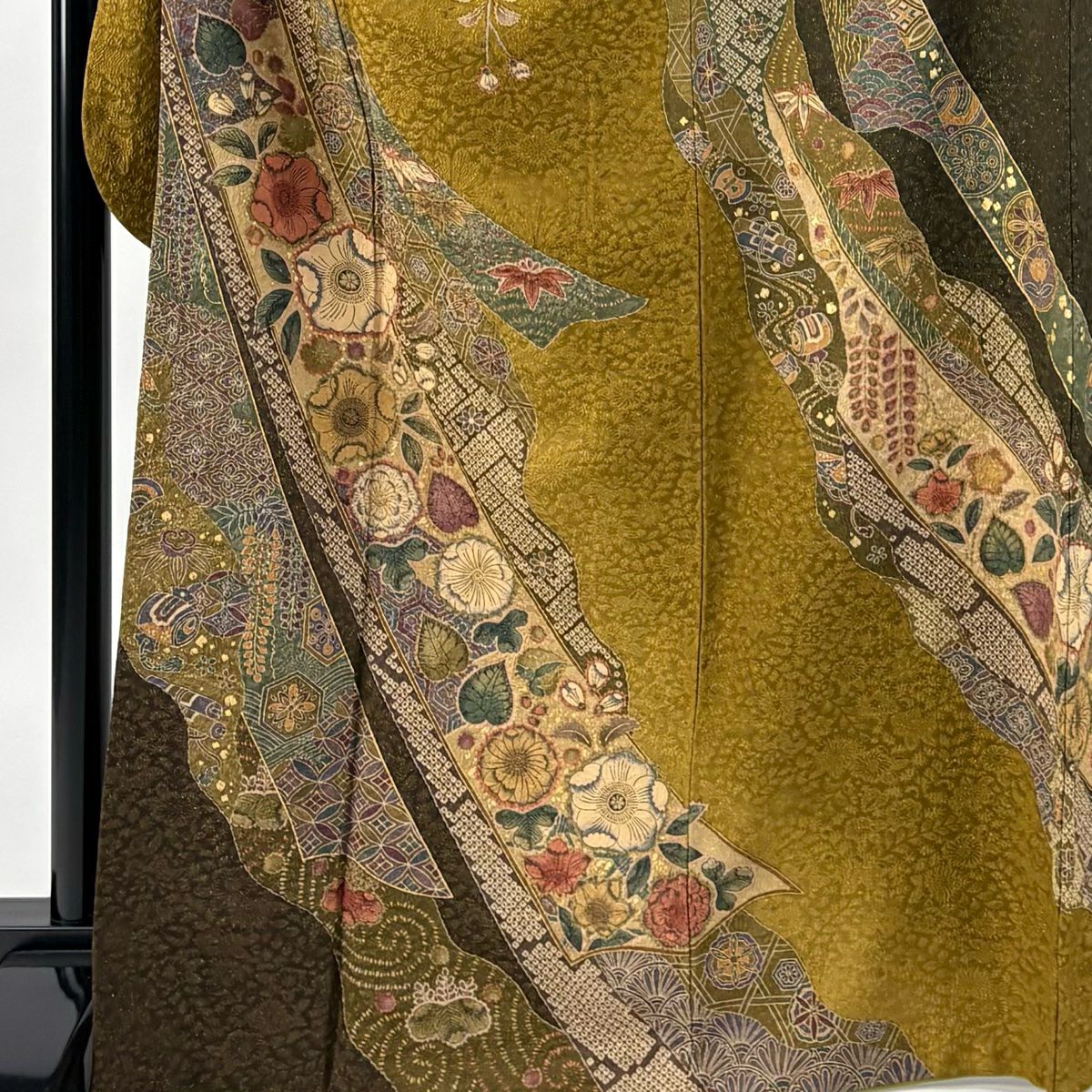 【美品】振袖禮服 身長168cm 袖長70cm L 雙層 草花紋紋 寶盡くし 金通し 金銀彩 山吹茶 純蠶絲 逸品級