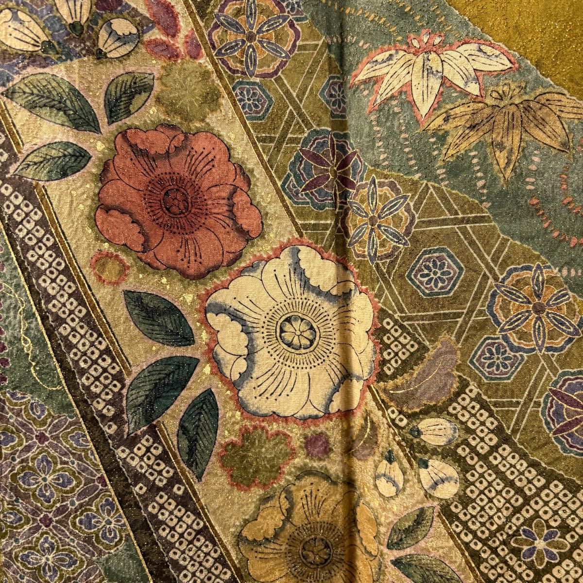 【美品】振袖禮服 身長168cm 袖長70cm L 雙層 草花紋紋 寶盡くし 金通し 金銀彩 山吹茶 純蠶絲 逸品級