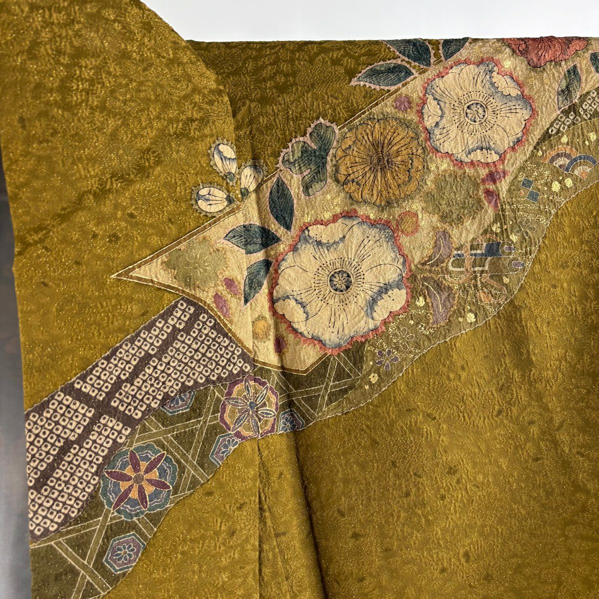 【美品】振袖禮服 身長168cm 袖長70cm L 雙層 草花紋紋 寶盡くし 金通し 金銀彩 山吹茶 純蠶絲 逸品級