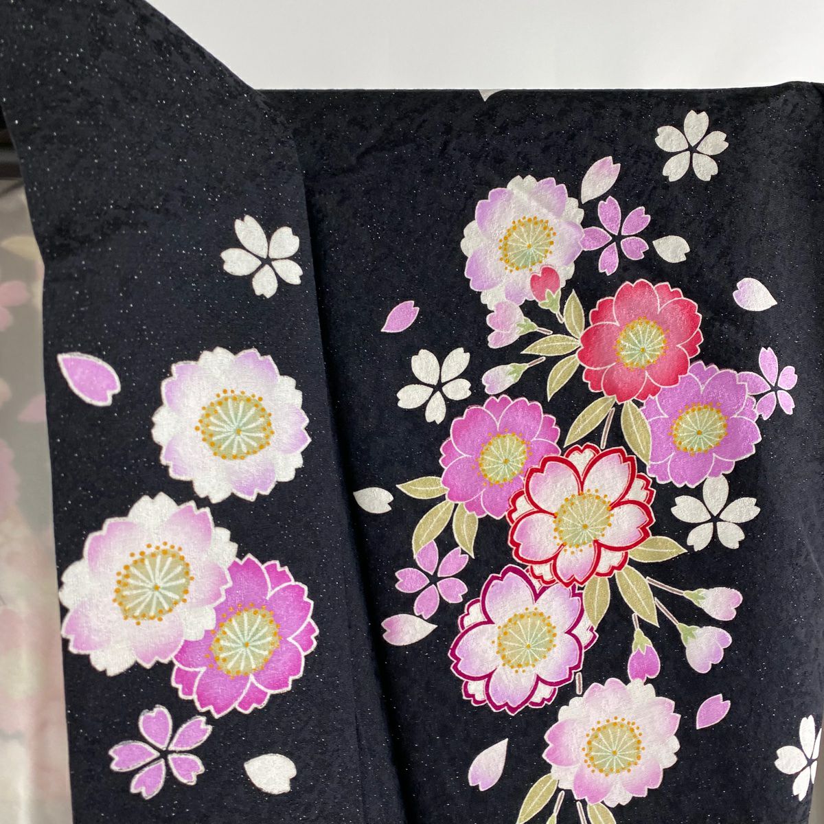 【美品】振袖禮服 身長172.5cm 袖長69.5cm L 雙層 草花紋紋 手毬 銀通し 漸層 黑 純蠶絲 逸品級