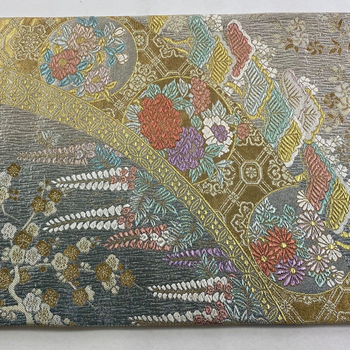【美品】 袋帶 秀品級 關西仕立 松樹 草花紋紋 金銀彩 金色 六通 純蠶絲