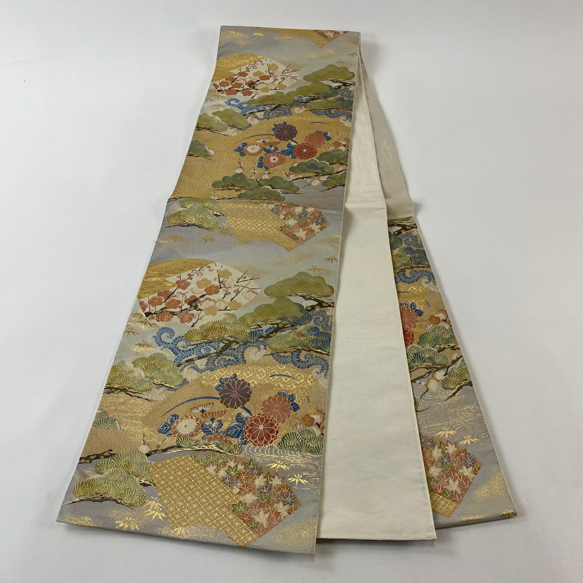 【美品】 袋帶 秀品級 扇子面 松樹 金金箔 金絲 灰色 六通 純蠶絲
