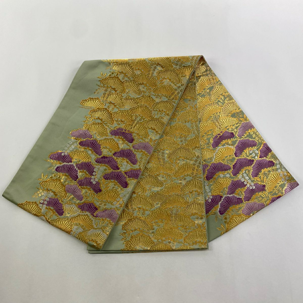 袋帶 逸品級 じゅらく 落款あり 帝王紫 曙蠶 松樹 藤 金絲 唐織 淺綠 お太鼓柄 純蠶絲