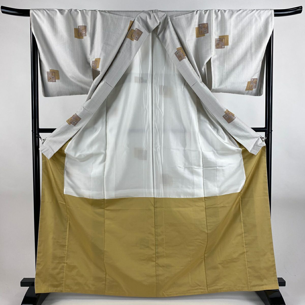 【美品】 小紋 身長168cm 袖長67.5cm L 雙層 蒋雪英監修 紬織織 落款あり 燕 流水 刺繡 灰白 純蠶絲 逸品級