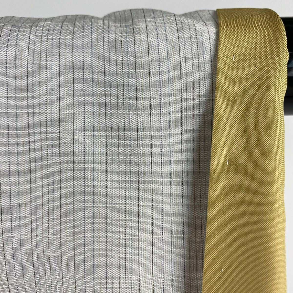 【美品】 小紋 身長168cm 袖長67.5cm L 雙層 蒋雪英監修 紬織織 落款あり 燕 流水 刺繡 灰白 純蠶絲 逸品級