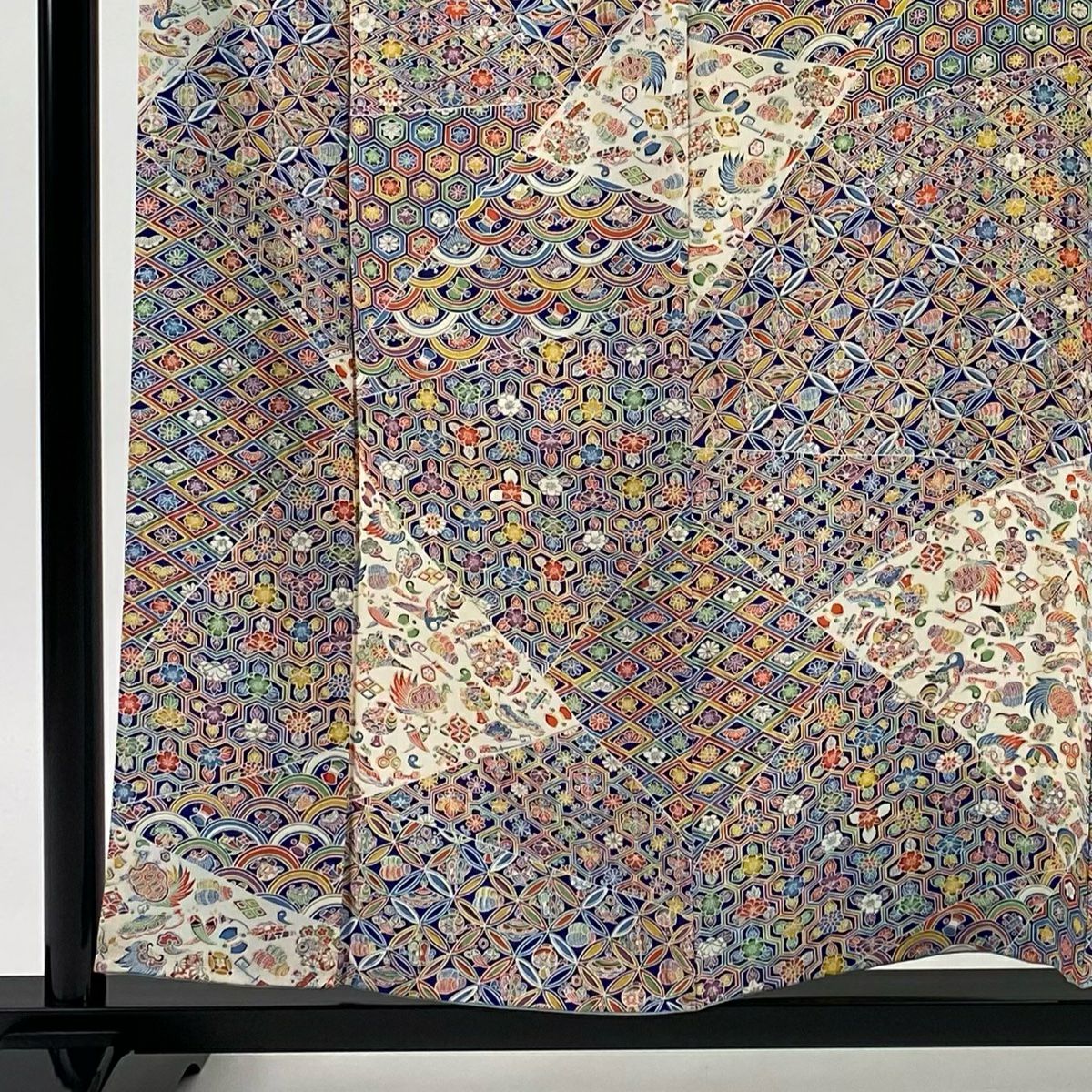【美品】 小紋 身長158cm 袖長64.5cm M 雙層 寶物滿載 有職文樣 縮緬 深藍 純蠶絲 優品級