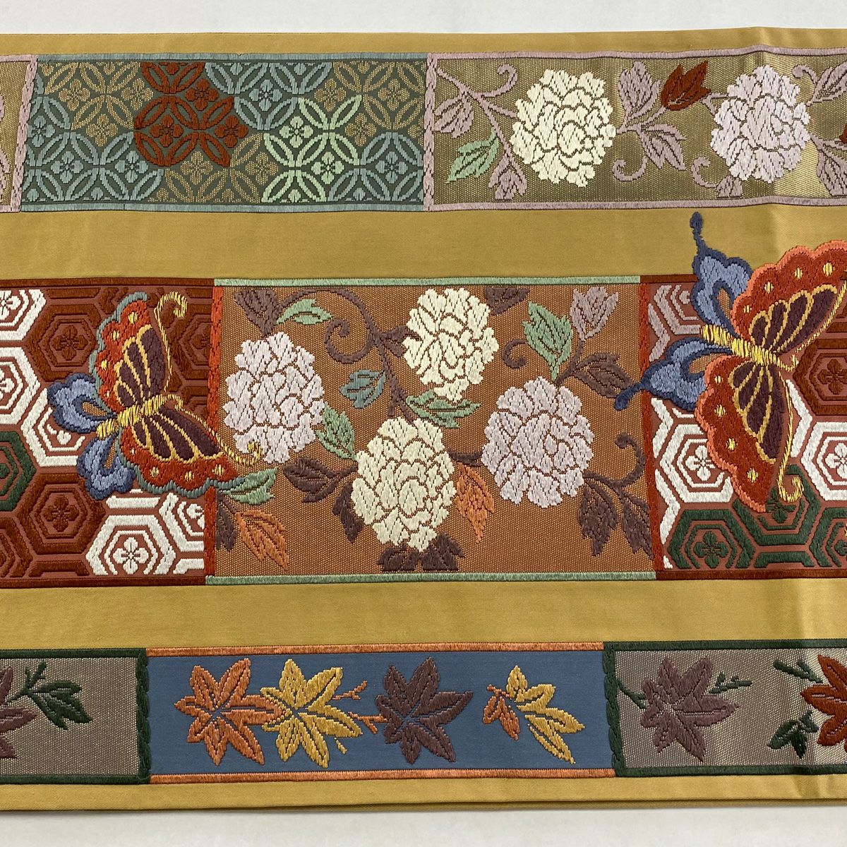 【美品】 袋帶 秀品級 草花紋紋 蝶 金絲 唐織 山吹 深藍 六通 純蠶絲