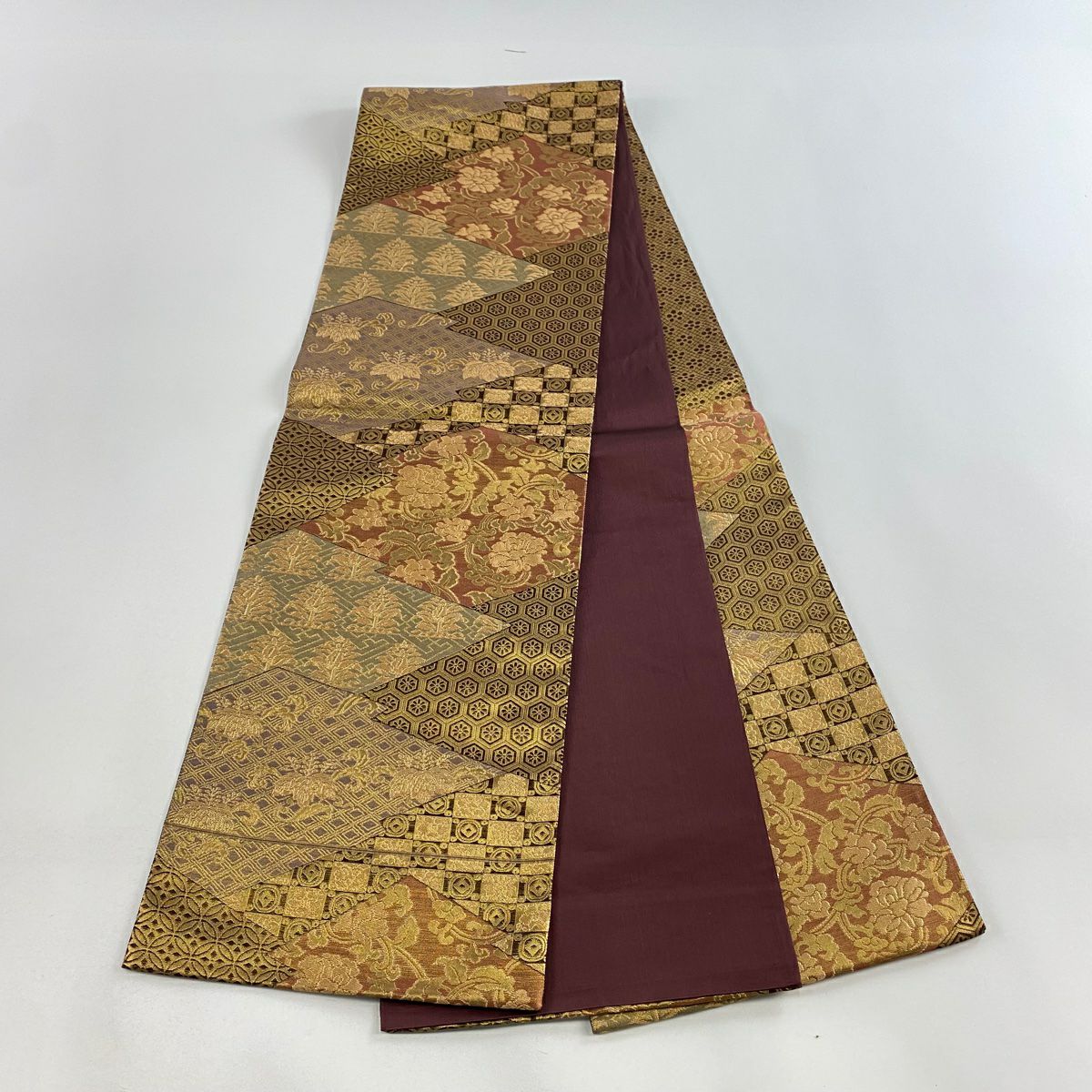 【美品】 袋帶 秀品級 花唐草紋 有職紋樣 金絲 金金箔 茶 六通 純蠶絲
