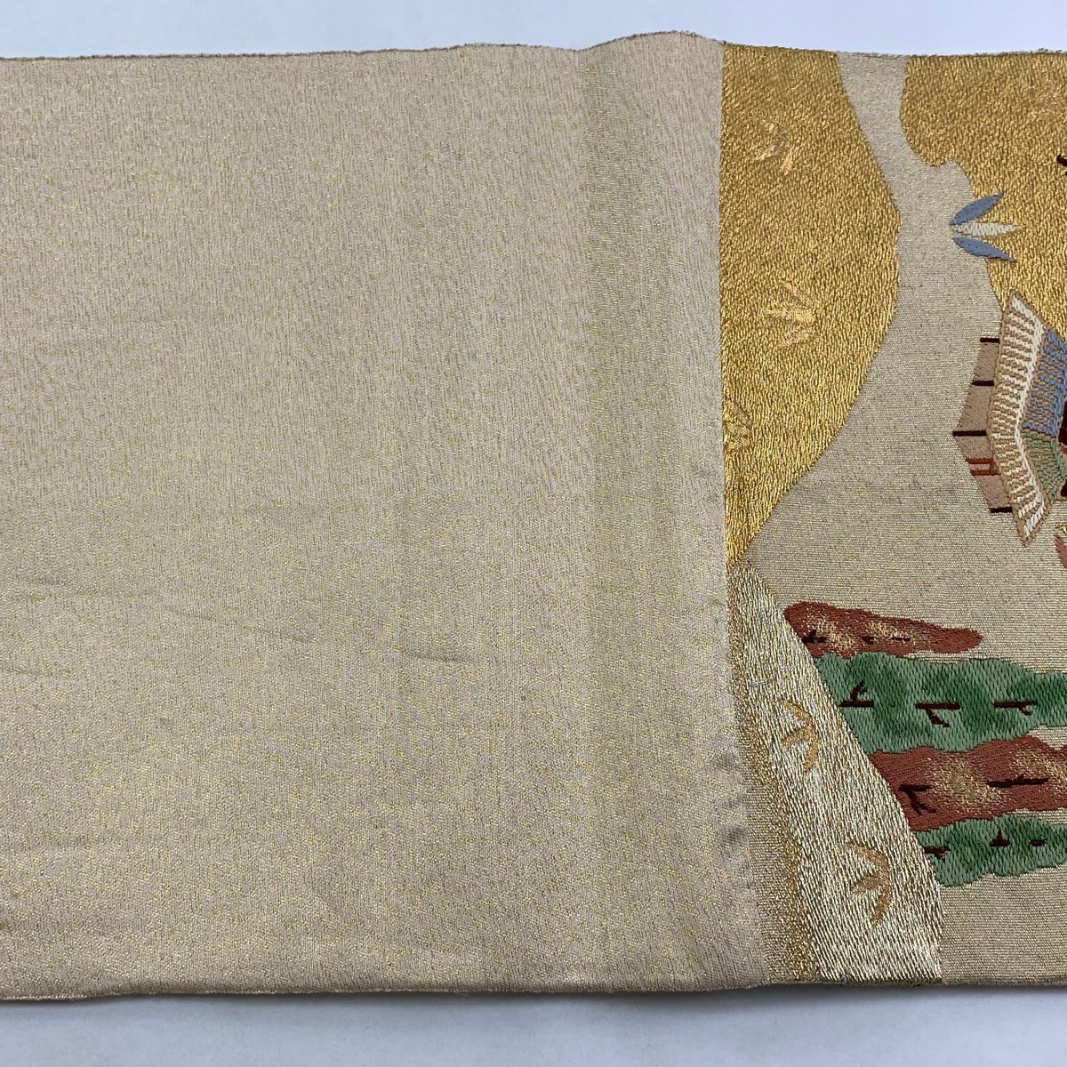 【美品】 袋帶 秀品級 關西仕立 家屋 樹木 金絲 唐織 米色 六通 純蠶絲