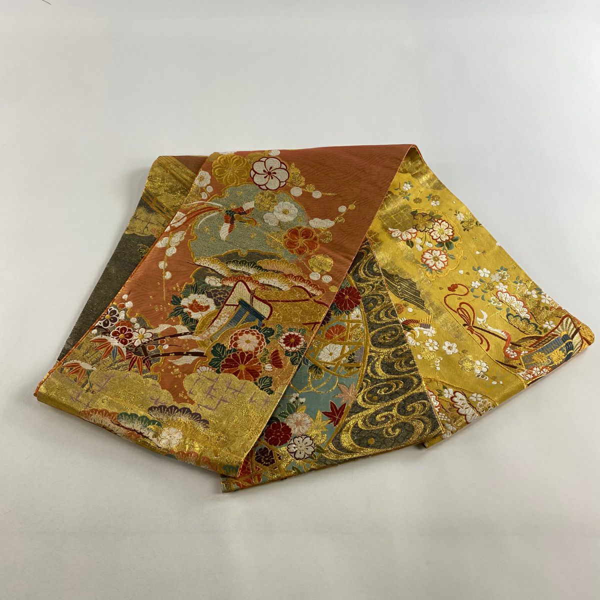 袋帶 秀品級 振袖禮服禮服用 御所車 雪輪 金絲 金金箔 朱紅色 大鼓圖案 純蠶絲