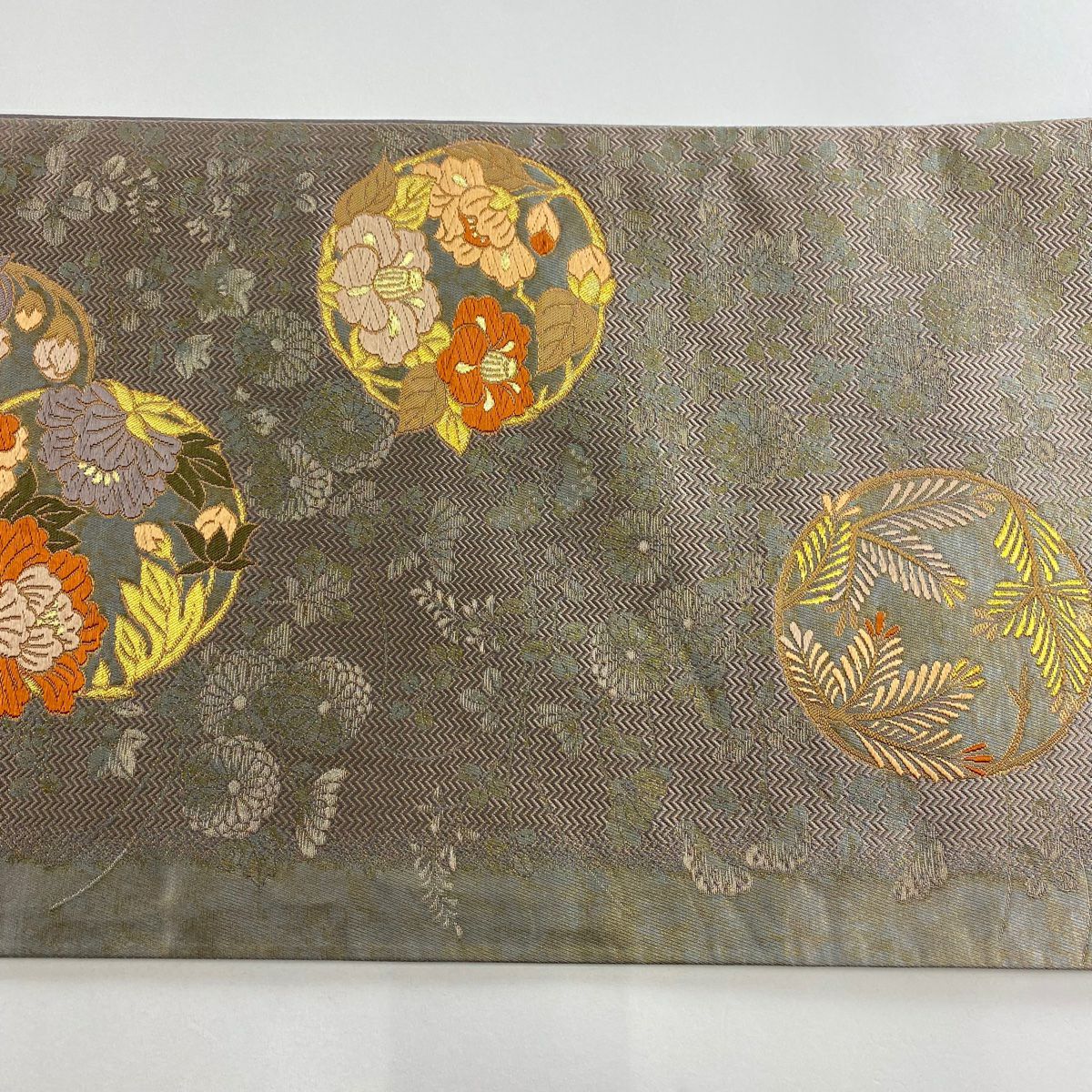 【美品】 袋帶 秀品級 奥野地秋草 花色舞金泥 花丸文 草花紋 金糸 金金箔 灰 深藍 六通 純蠶絲