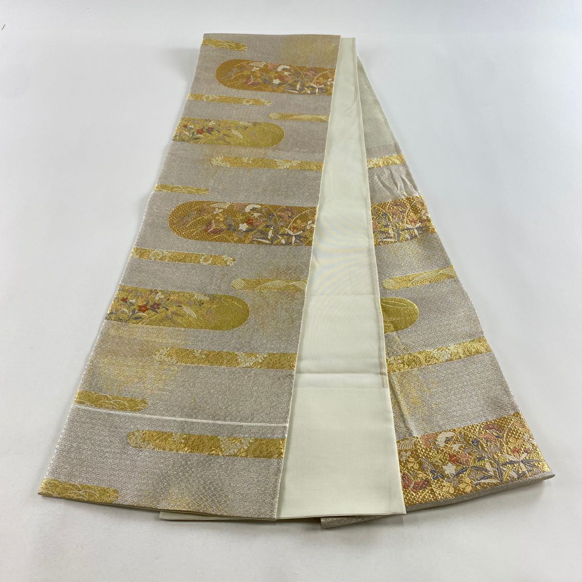 【美品】 袋帶 秀品級 秋草 蝶 金金箔 金銀彩 六通 純蠶絲
