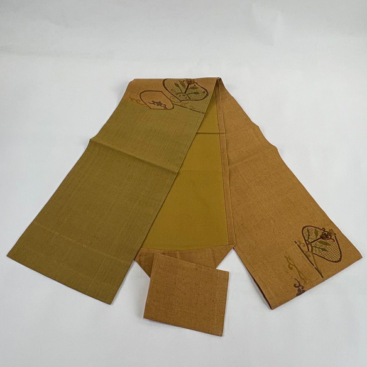 【美品】名古屋帶 秀品級 紬織織 草花紋紋 刺繡 山吹茶 純蠶絲