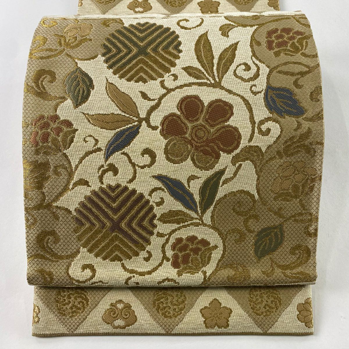 【美品】 袋帶 逸品級 關西仕立 雜蔓 鱗文 金絲 米色 六通 純蠶絲