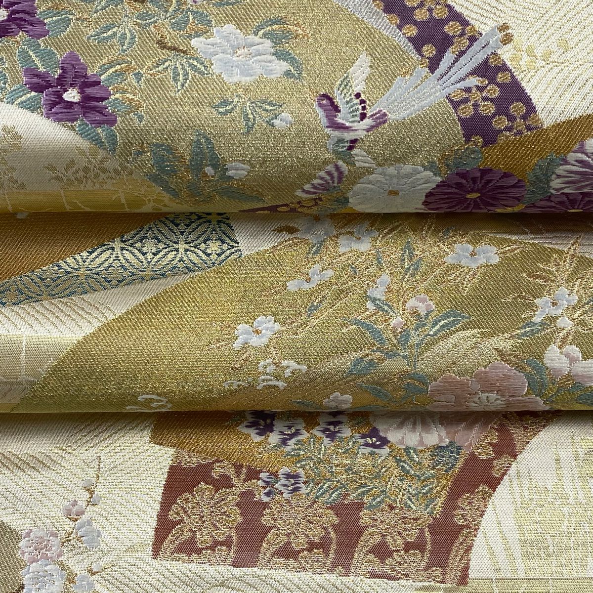 【美品】 袋帶 逸品級 じゅらく 落款あり じゅらく帝王紫 扇子面 花鳥 刺繡 金銀彩 米色 お太鼓柄 純蠶絲