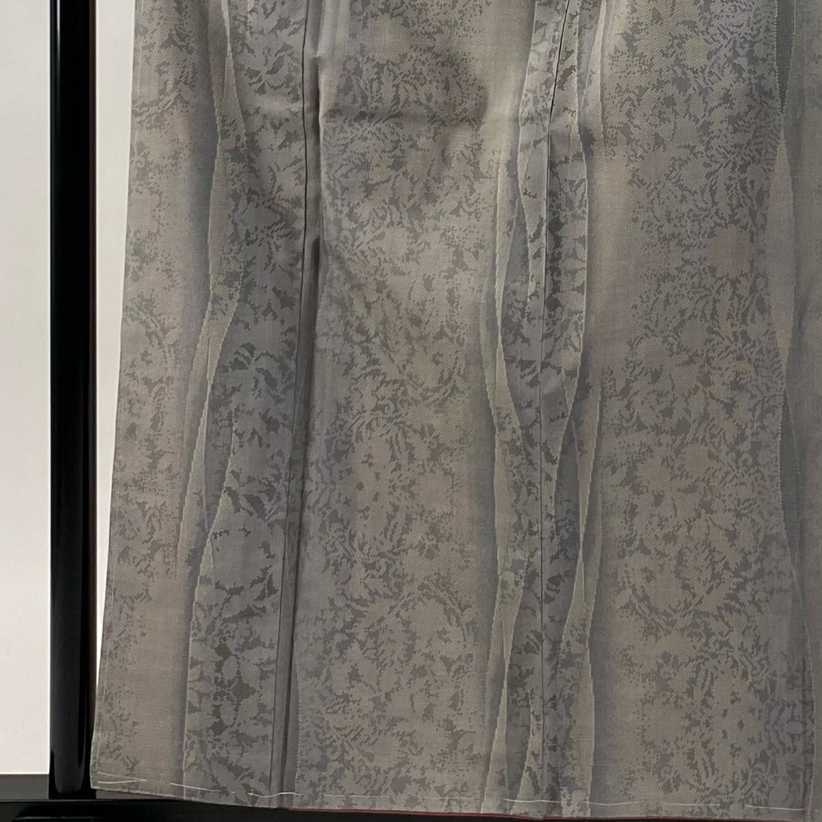 【美品】 大島紬織 身長159.5cm 袖長64.5cm M 雙層 都喜ヱ門 輪廓圖案 斜條 灰色 純蠶絲 逸品級