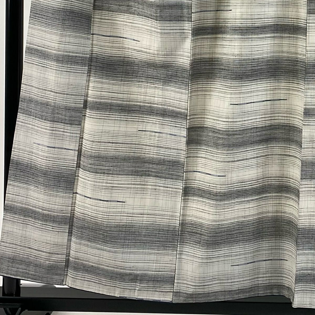【美品】 紬織 身長155.5cm 袖長62cm S 雙層 證書附帶 段紋 灰色 純蠶絲 優品級