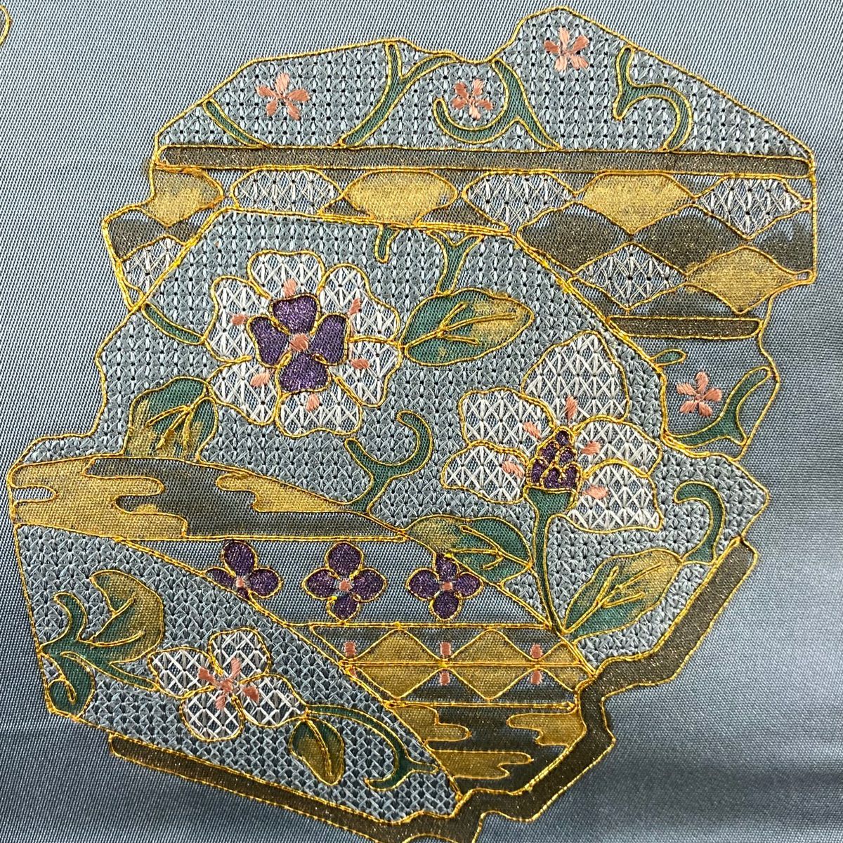 名古屋帶 秀品級 草花紋紋 花唐草紋 金糸刺繡 青灰色 純蠶絲