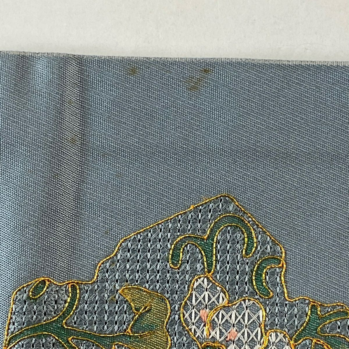 名古屋帶 秀品級 草花紋紋 花唐草紋 金糸刺繡 青灰色 純蠶絲