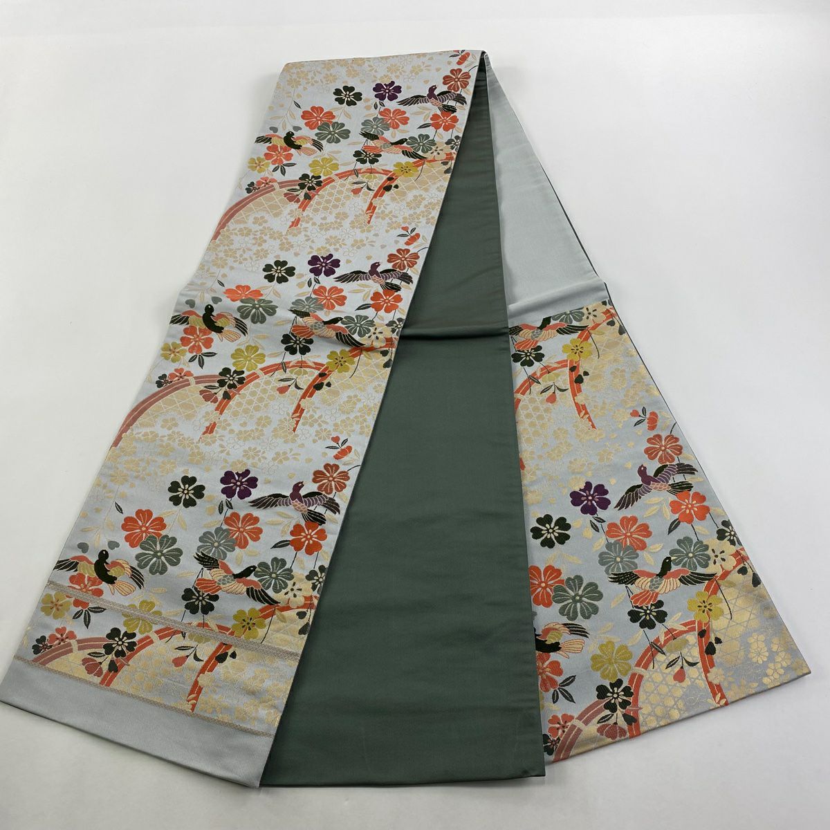 【美品】 袋帶 秀品級 草花紋紋 鳥 金金箔 灰色 六通 純蠶絲