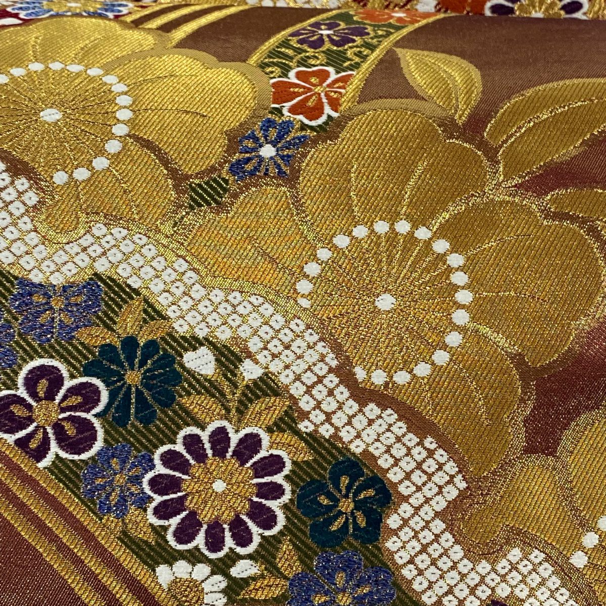 【美品】 袋帶 秀品級 舞衣 雪芝 草花紋紋 唐織 金金箔 茶 六通 純蠶絲