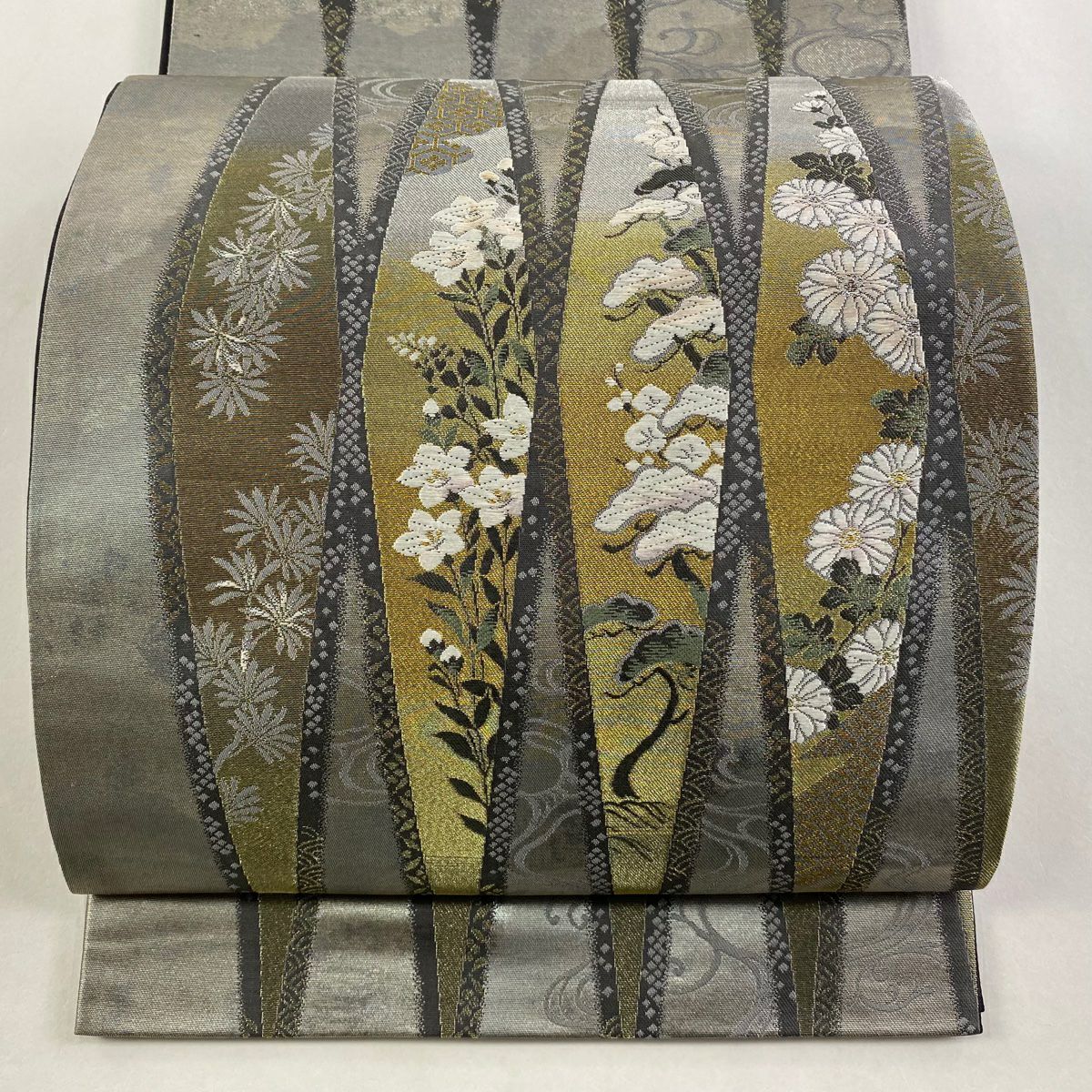 【美品】 袋帶 秀品級 菊花 流水 金絲 金金箔 灰色 六通 純蠶絲