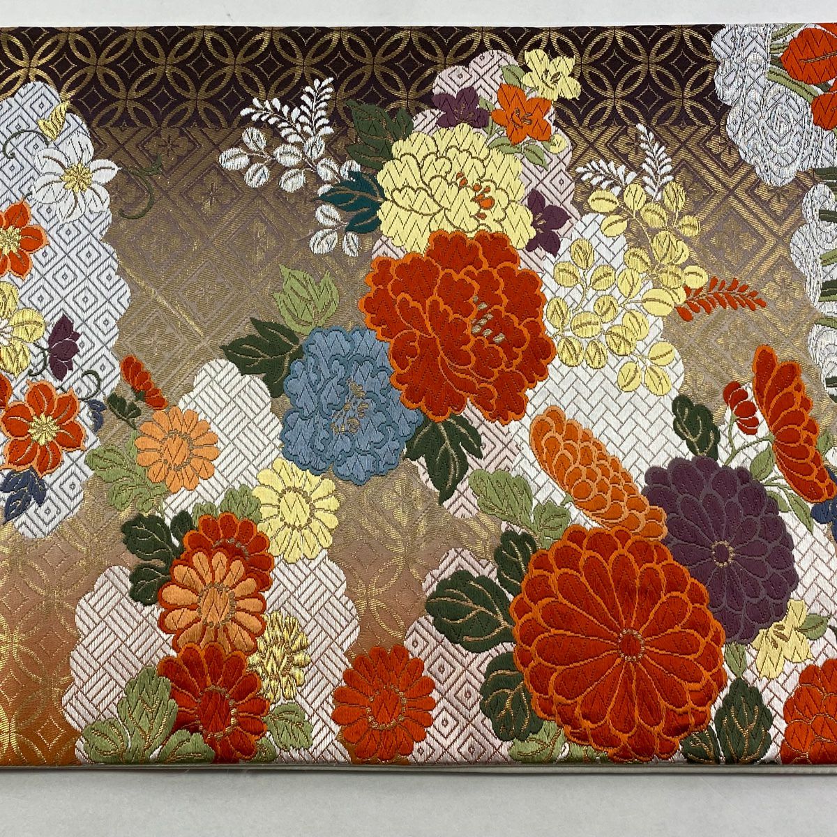 【美品】 袋帶 秀品級 關西仕立 雲取百花紋 金糸 金金箔 奶油 六通 純蠶絲