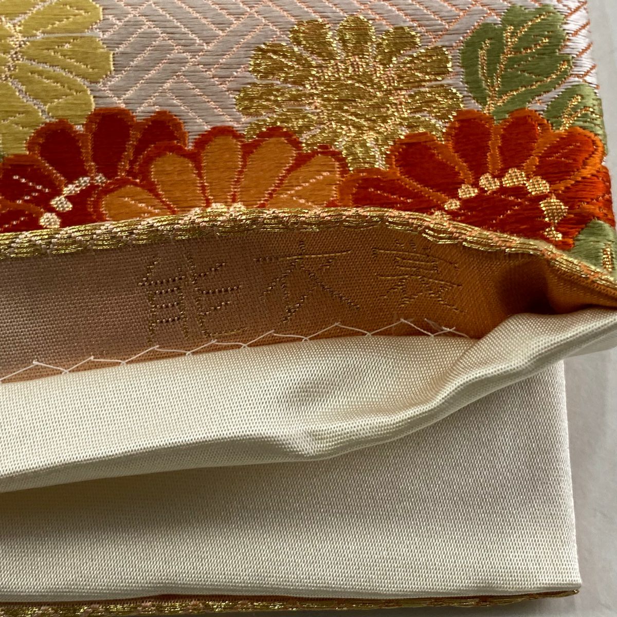 【美品】 袋帶 秀品級 關西仕立 雲取百花紋 金糸 金金箔 奶油 六通 純蠶絲