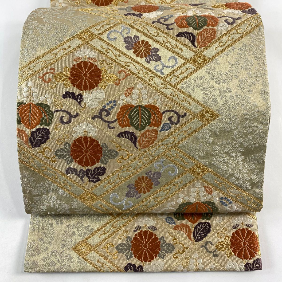 【美品】 袋帶 秀品級 菊花唐草紋 桐 唐織 金金箔 米色 六通 純蠶絲