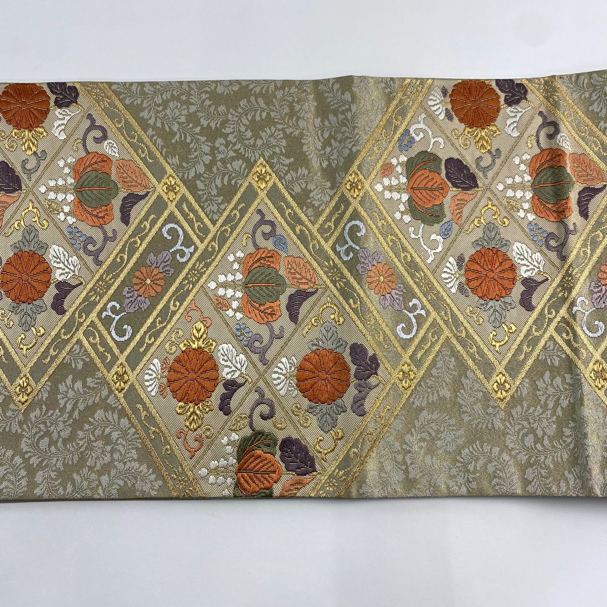 【美品】 袋帶 秀品級 菊花唐草紋 桐 唐織 金金箔 米色 六通 純蠶絲