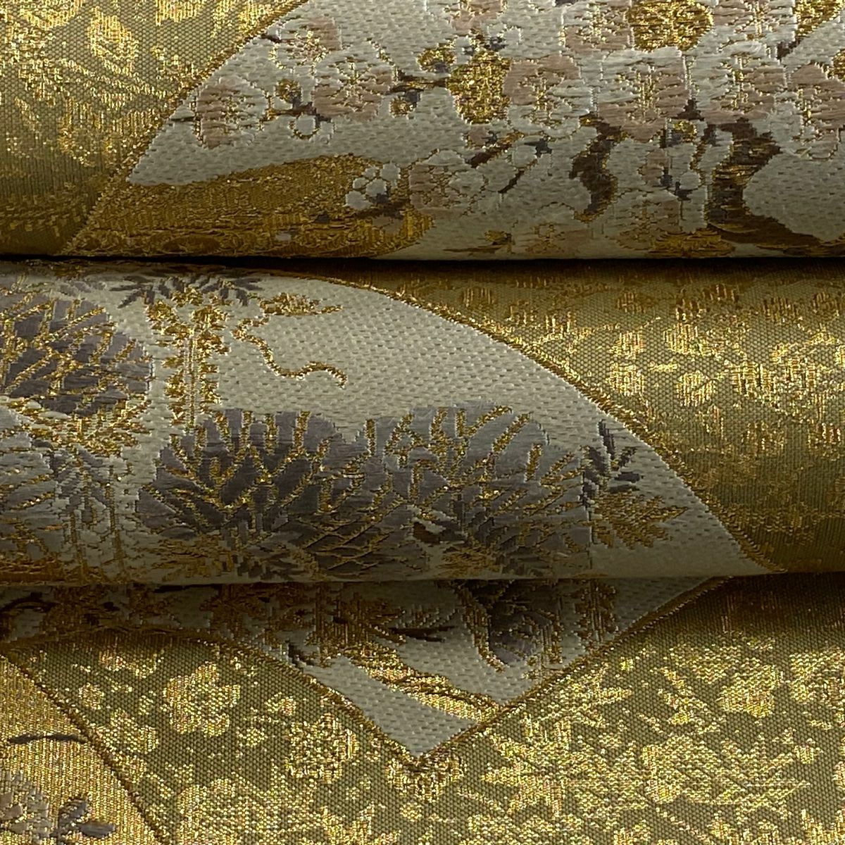 【庫存清倉】 【美品】 袋帶 名品級 加納幸 落款あり 金金箔霜華 扇子面 草花紋 金絲 金金箔 金色 大鼓圖案 純蠶絲