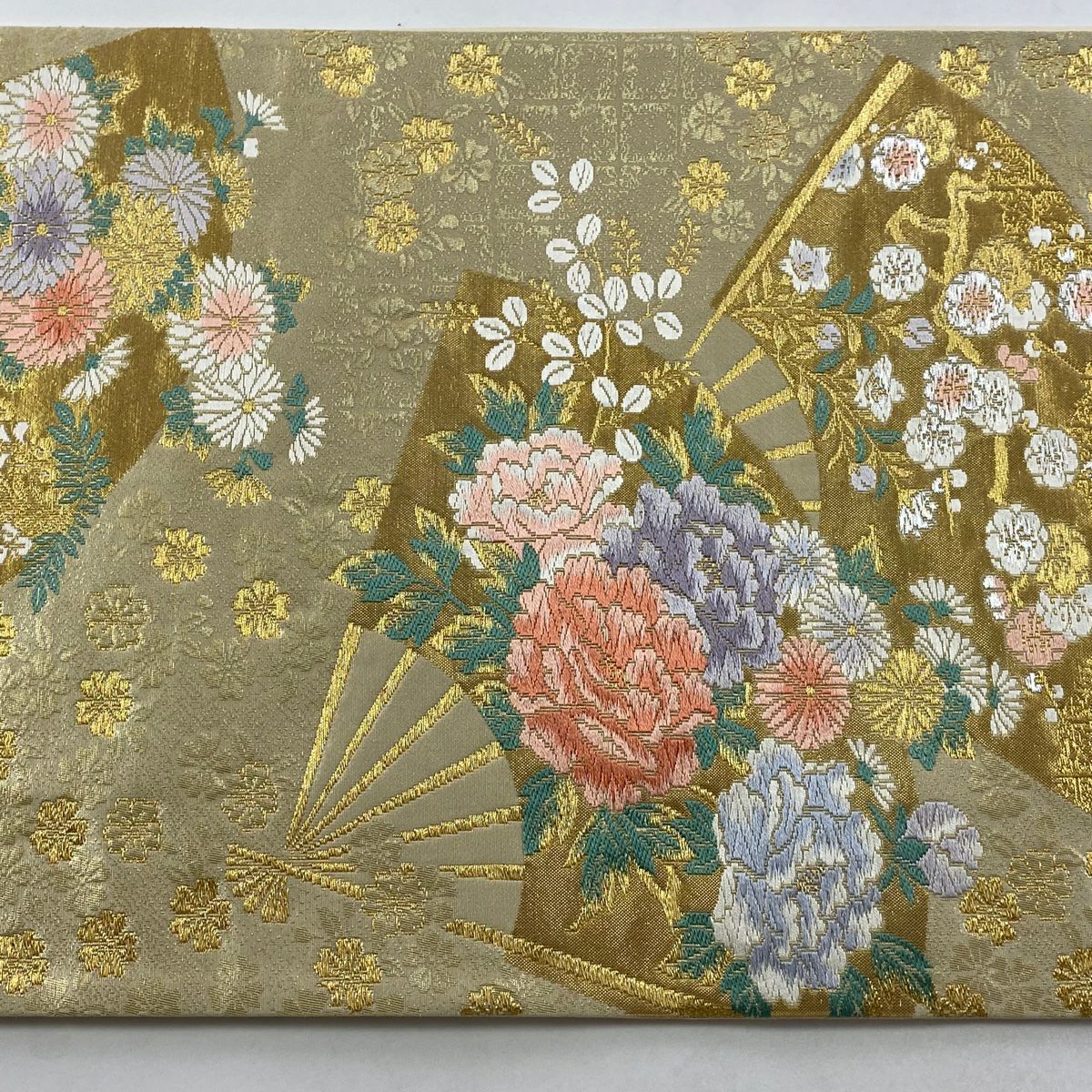 【美品】 袋帶 秀品級 扇子 草花紋 金金箔 唐織 金色 六通 純蠶絲