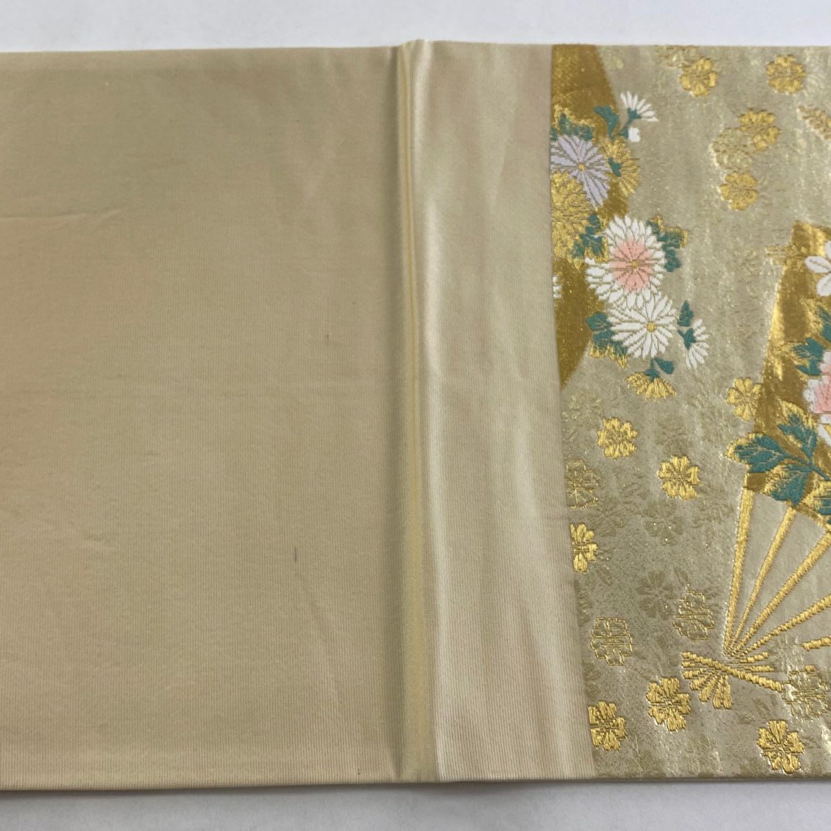 【美品】 袋帶 秀品級 扇子 草花紋 金金箔 唐織 金色 六通 純蠶絲