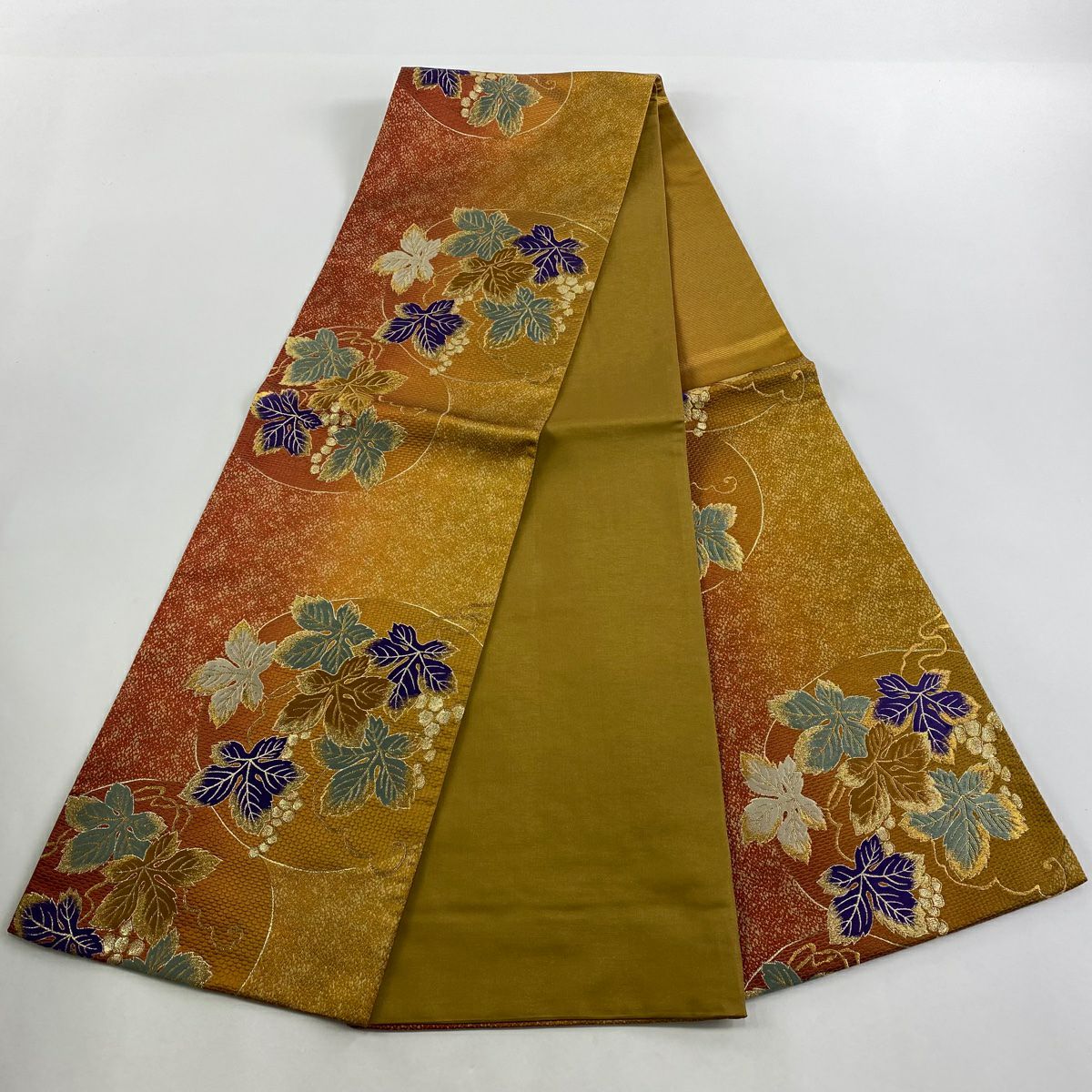 【美品】 袋帶 秀品級 葡萄 金糸 金金箔 山吹茶 六通 純蠶絲