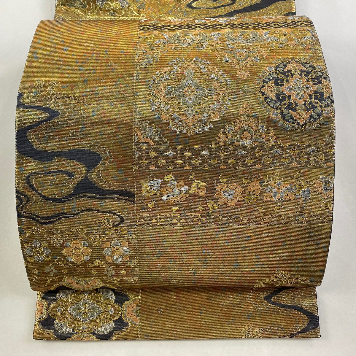 【美品】 袋帶 秀品級 華紋 花唐草紋 金銀線 金金箔 金色 六通 純蠶絲