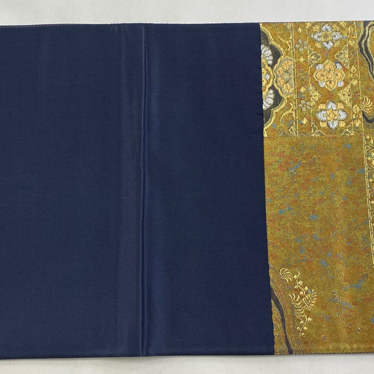 【美品】 袋帶 秀品級 華紋 花唐草紋 金銀線 金金箔 金色 六通 純蠶絲