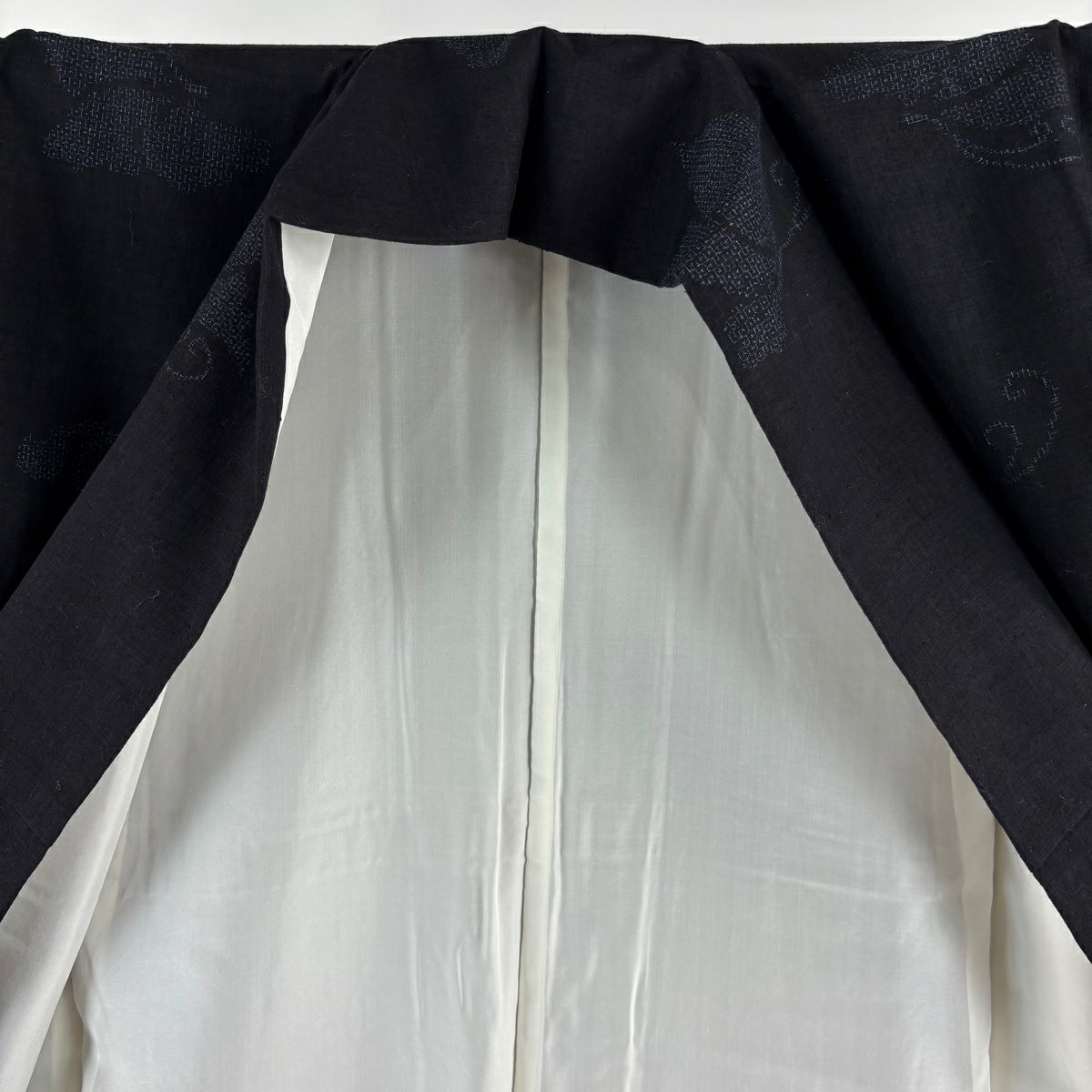 【美品】結城紬織 身長157cm 袖長62.5cm S 雙層 本場結城紬織 證書附帶 蝶 龜甲絣 深藍 純蠶絲 逸品級