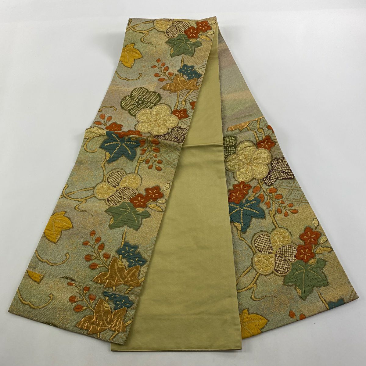 【美品】 袋帶 名品級 關西仕立 草花紋 ねじ梅花 金絲 金金箔 灰綠 六通 純蠶絲