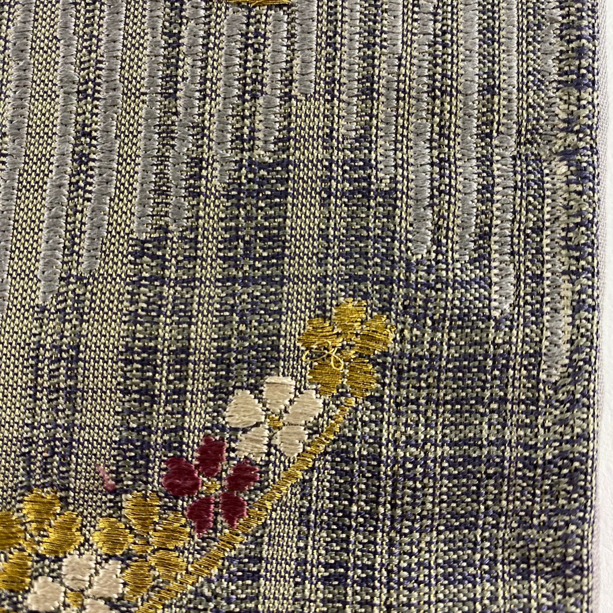 【美品】 袋帶 秀品級 花 矢絣紋 金銀彩 刺繡 灰紫 六通 純蠶絲